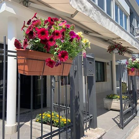 Hotel Oria Rímini Exterior foto