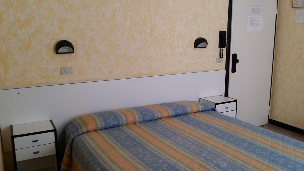 Hotel Oria Rímini Habitación foto
